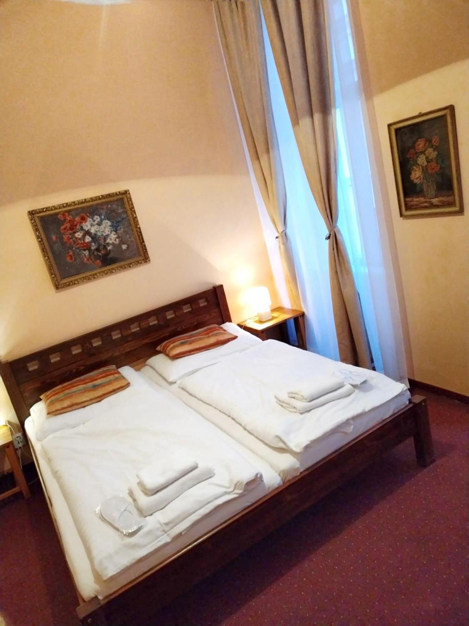 Delux Kolonada Apartment Karlovy Vary Ngoại thất bức ảnh